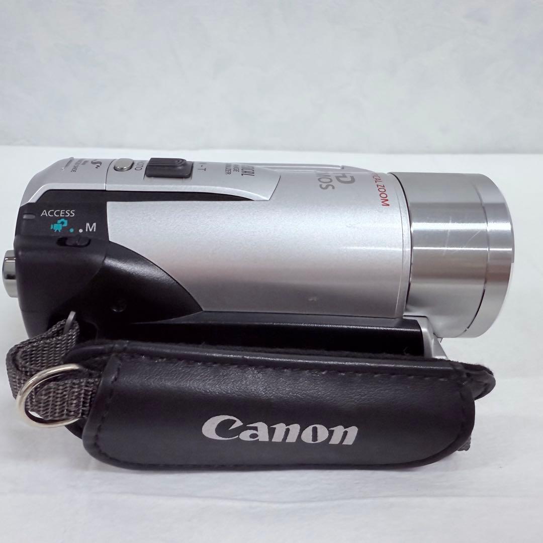 【美品】64GB内蔵！Canon ビデオカメラ iVIS HF M32 シルバー