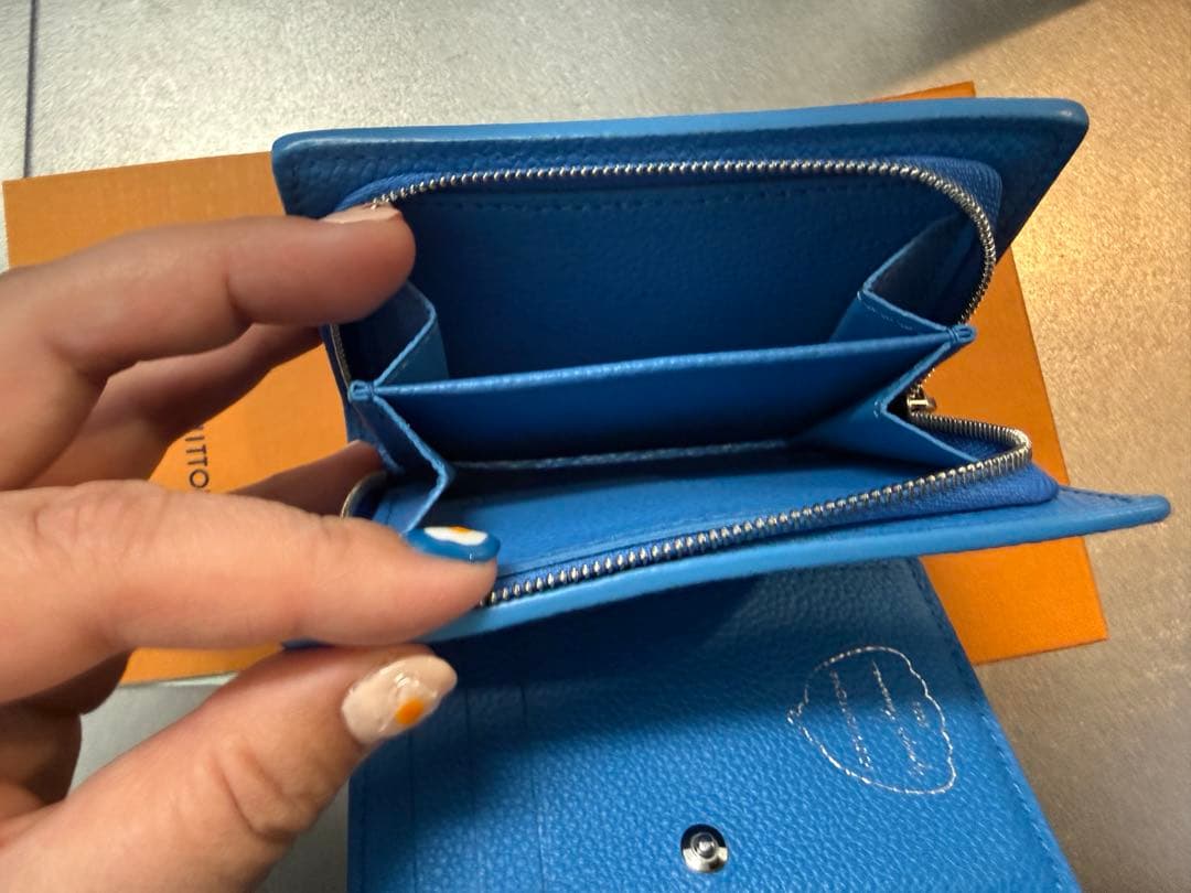 【美品】 値下！LOUIS VUITTON ルイヴィトン 二つ折り財布 草間彌生