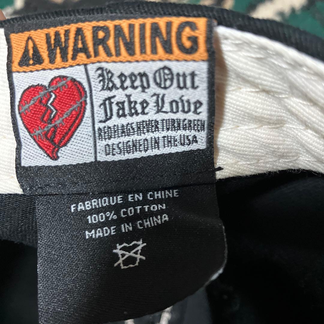 帽子 KEEP OUT FAKE LOVE WORLD FAMOUS NY CAP