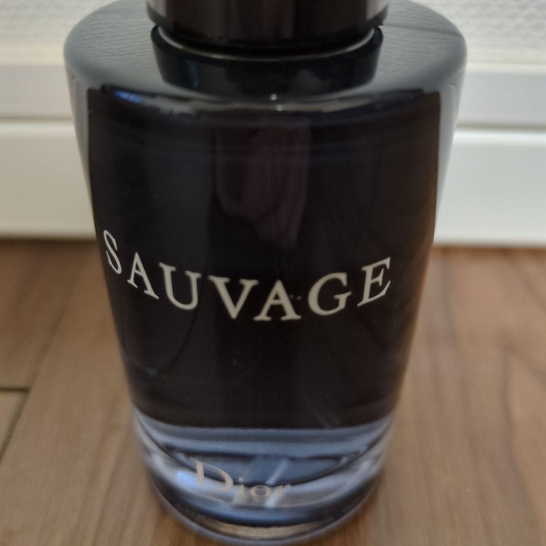 し*い様 Dior SAUVAGE Eau de Toilette 100ｍｌ