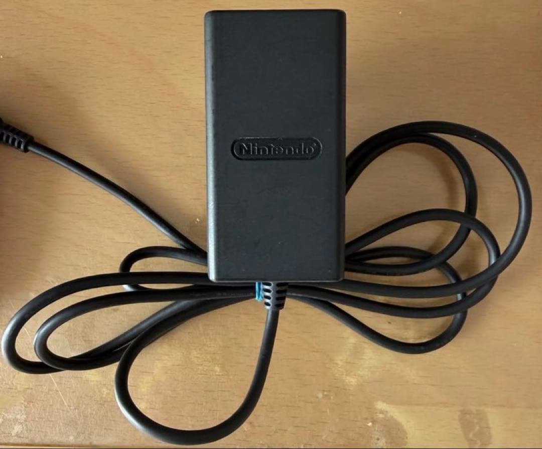 【美品！SALE中！】Switch Lite ピンク 充電器付き