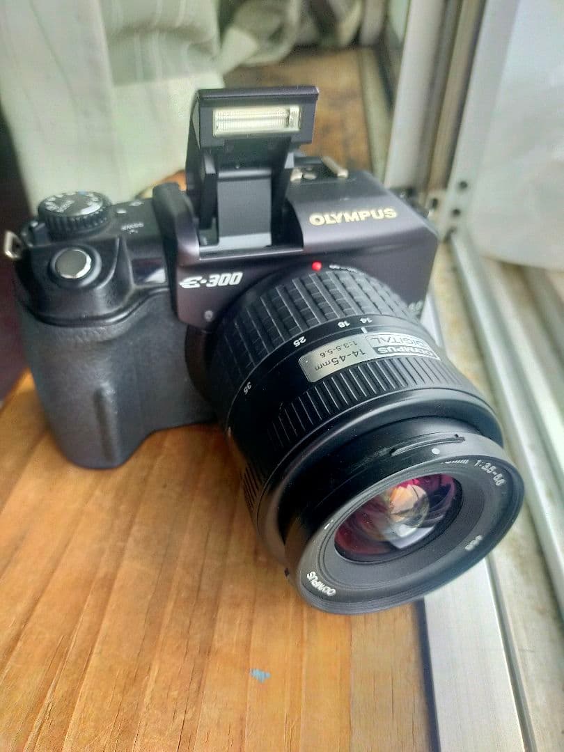 Olympus E-300 デジタルカメラ 本体と付属品