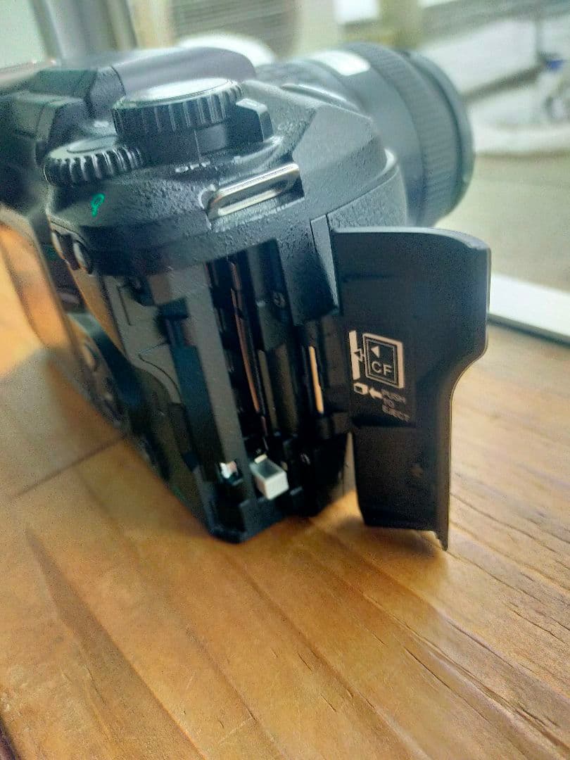 Olympus E-300 デジタルカメラ 本体と付属品