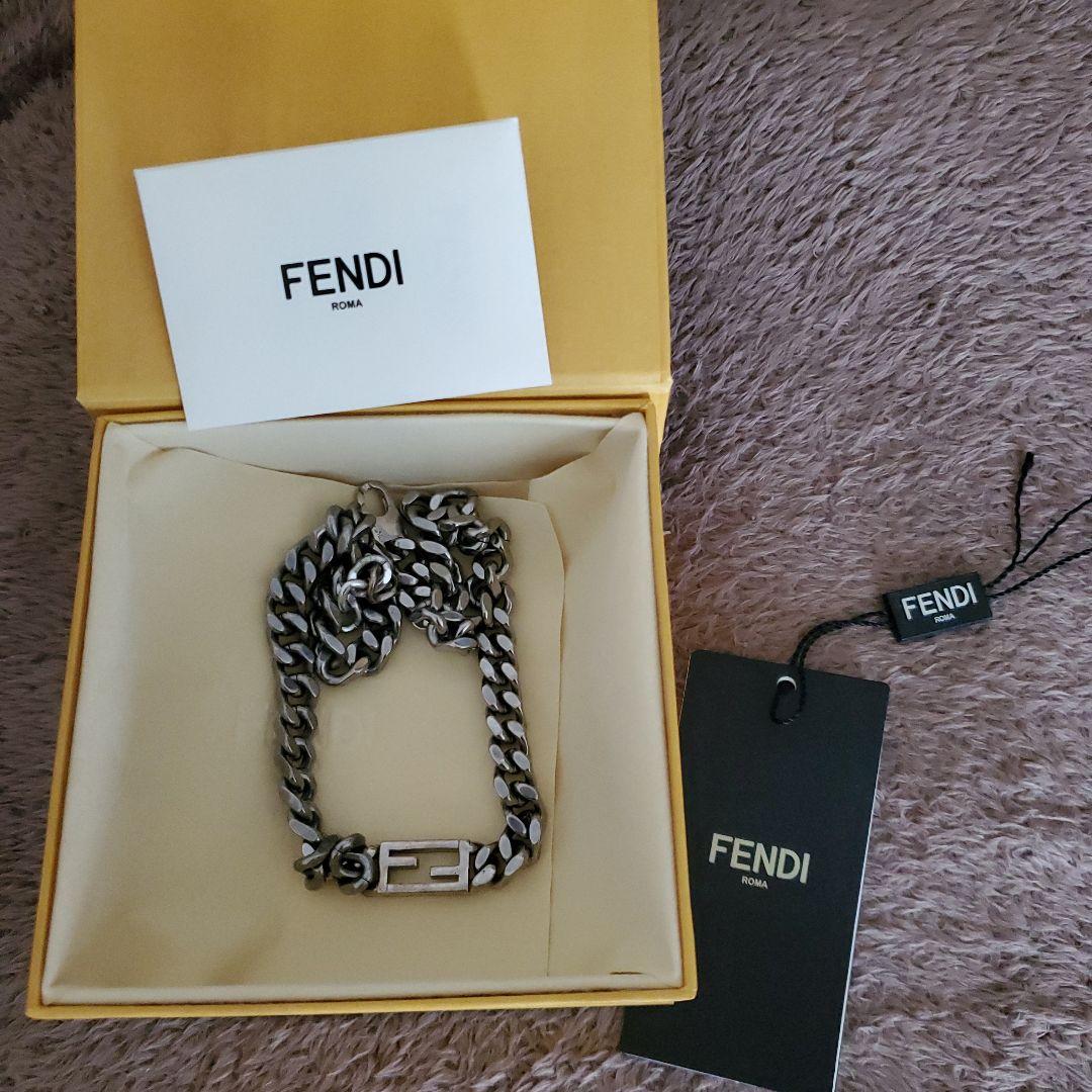 FENDIネックレス