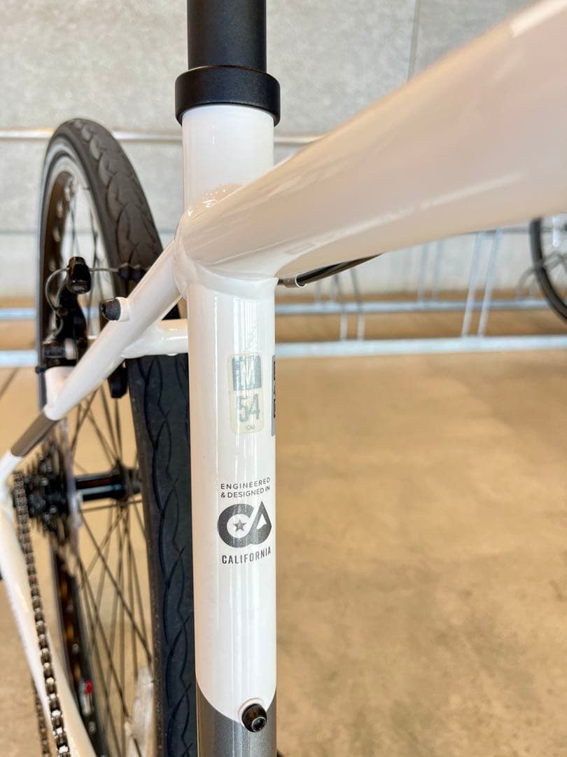 FELT VERZA SPEED 50 2023年 白クロスバイク 付属品多数