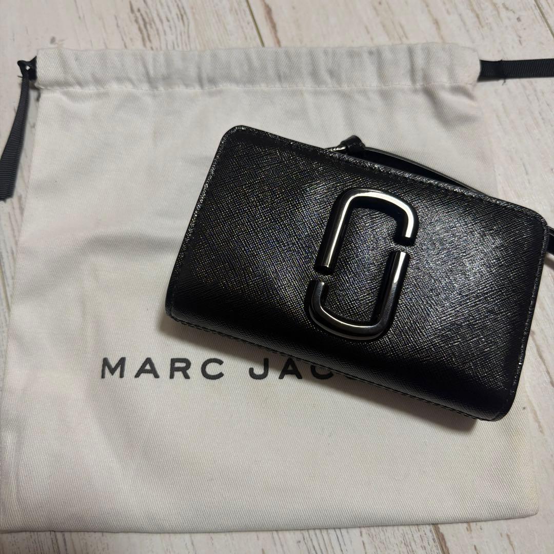 マークジェイコブス ブラック 二つ折り財布