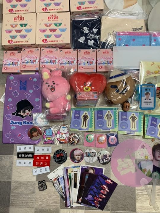 BTS グッズまとめ売り BTS トレカ プレミアムフォト BTS うちわ