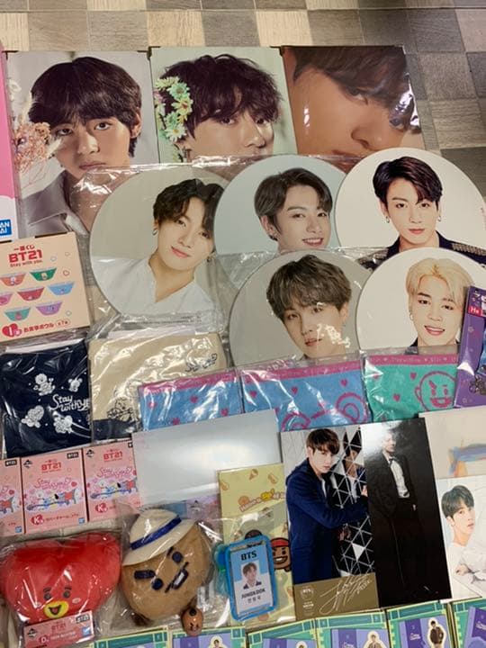 BTS グッズまとめ売り BTS トレカ プレミアムフォト BTS うちわ