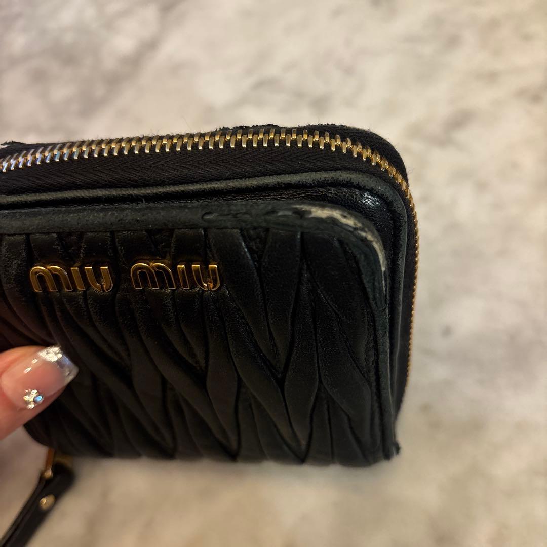 miu miu マテラッセキルティングレザー 財布 ブラック