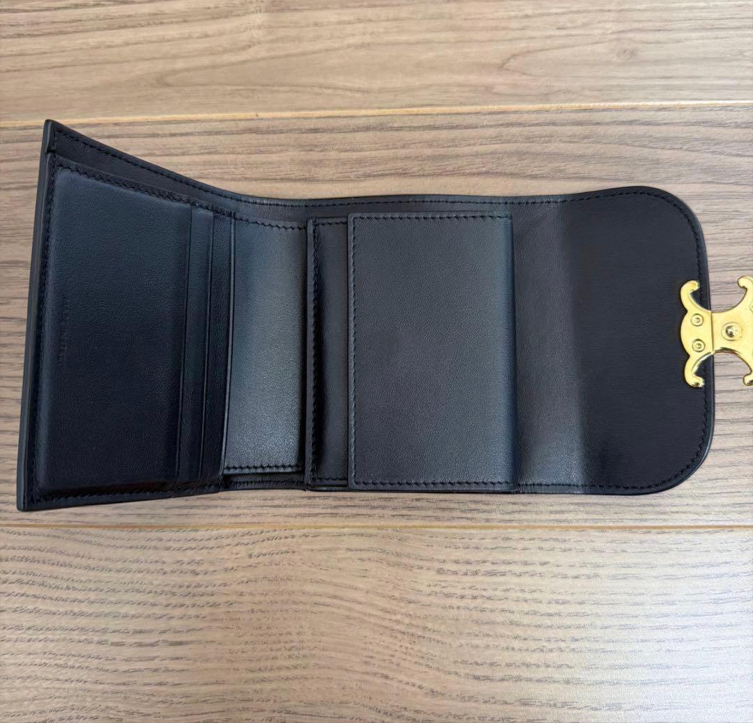 ブラックレザー 三つ折り財布 ゴールド金具