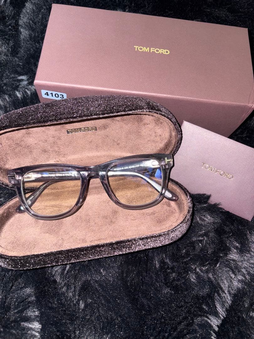 TOM FORD サングラス 4103 グレー ケース付き