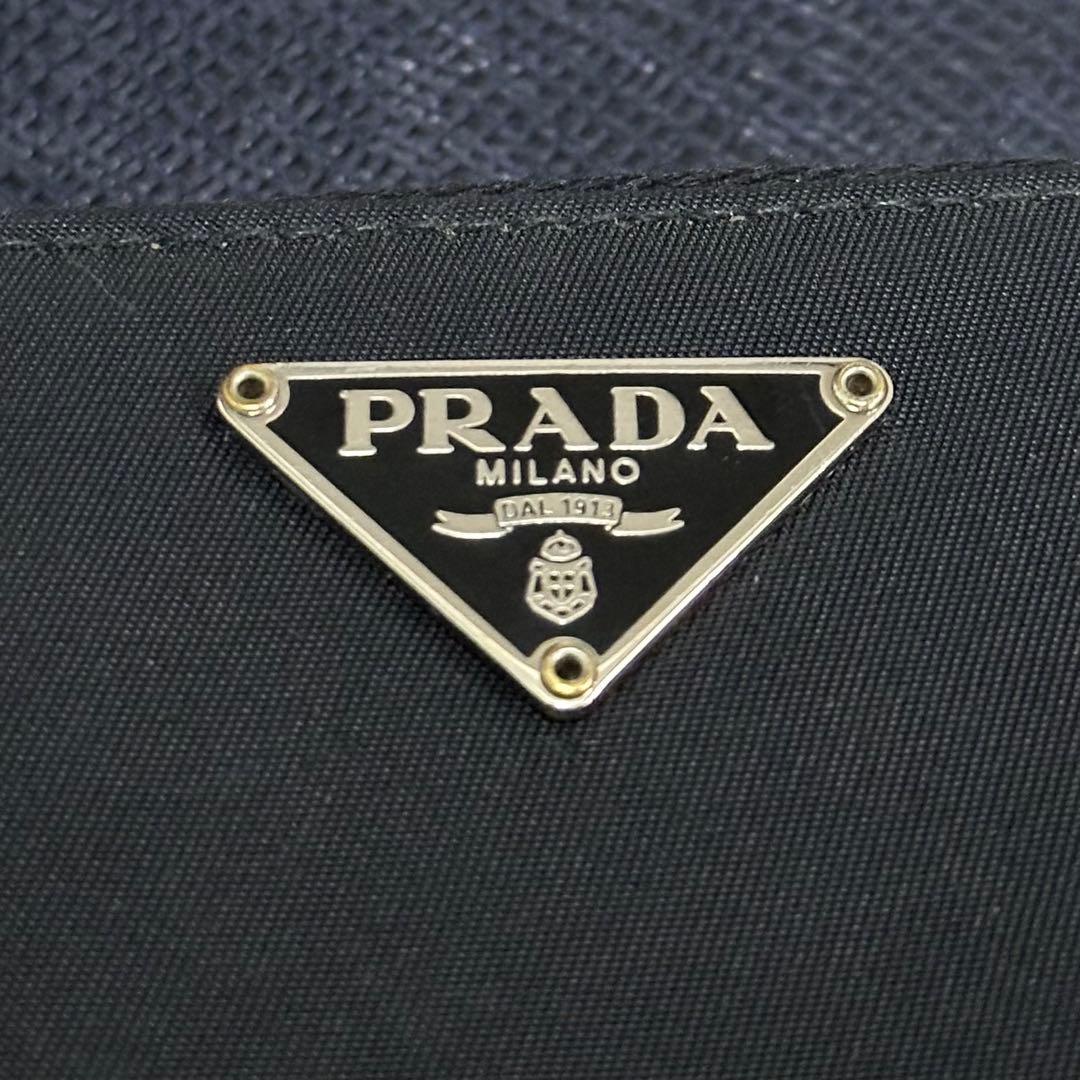 PRADA プラダ　折り財布　ナイロン　三角ロゴ　ラウンドファスナー　ブラック