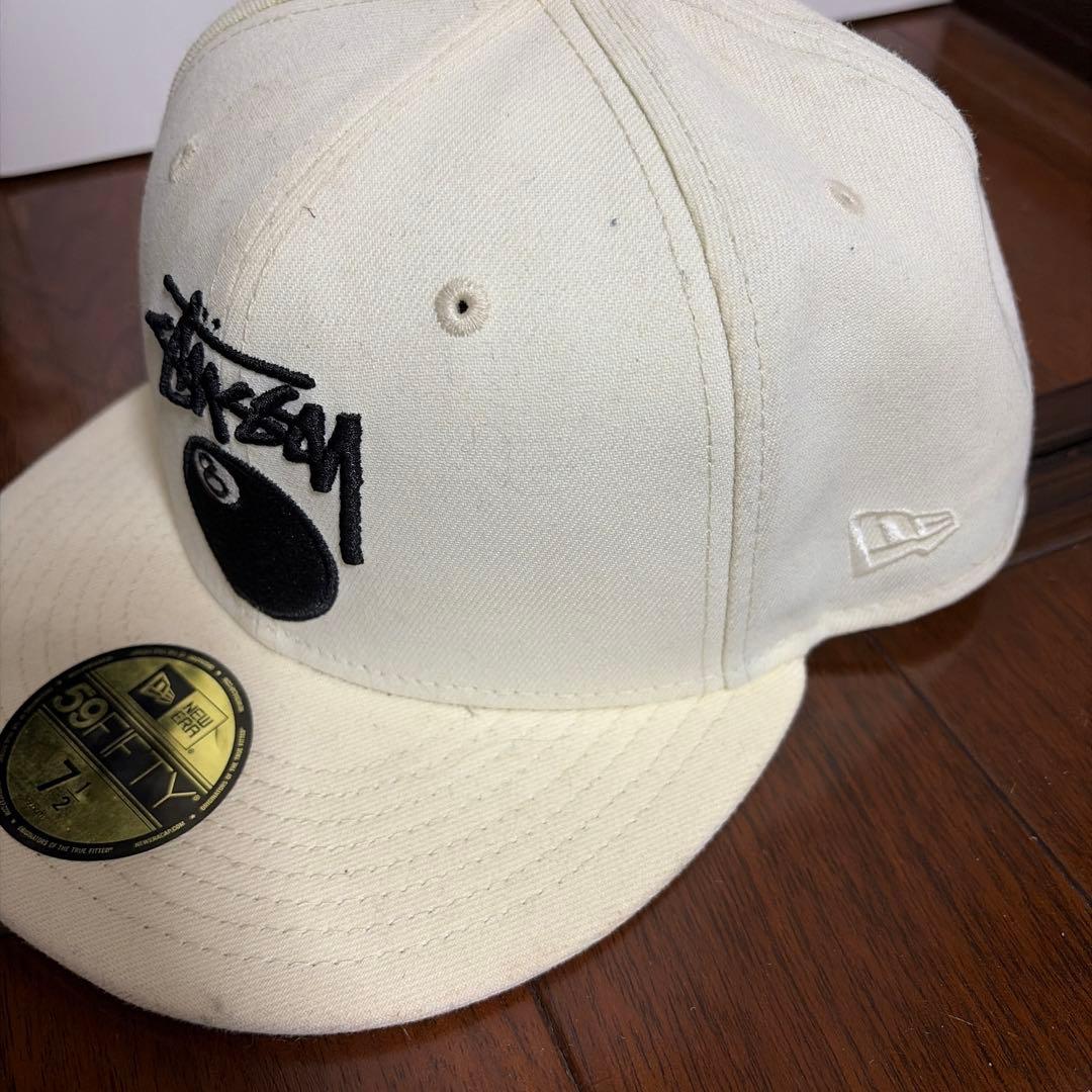 Stussy 59FIFTY ホワイト 8ボールキャップ 7 1/2