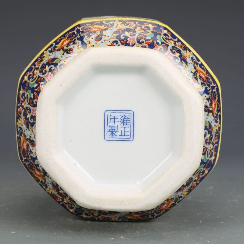 雍正琺瑯彩蒜頭瓶 景徳鎮 陶磁器 装飾品 現代工芸品 美術品 置物