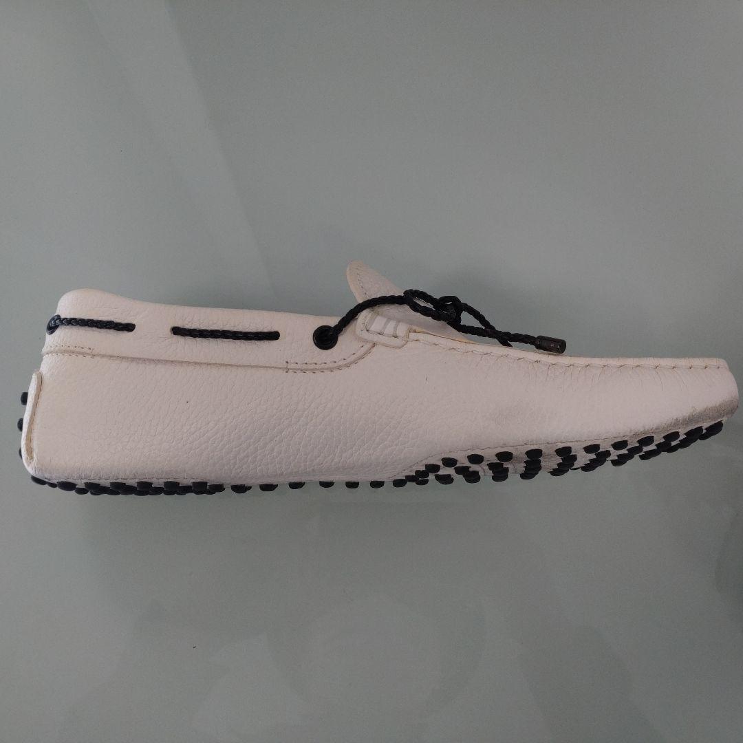 TOD'S ホワイト モカシン 6½(25.5cm)