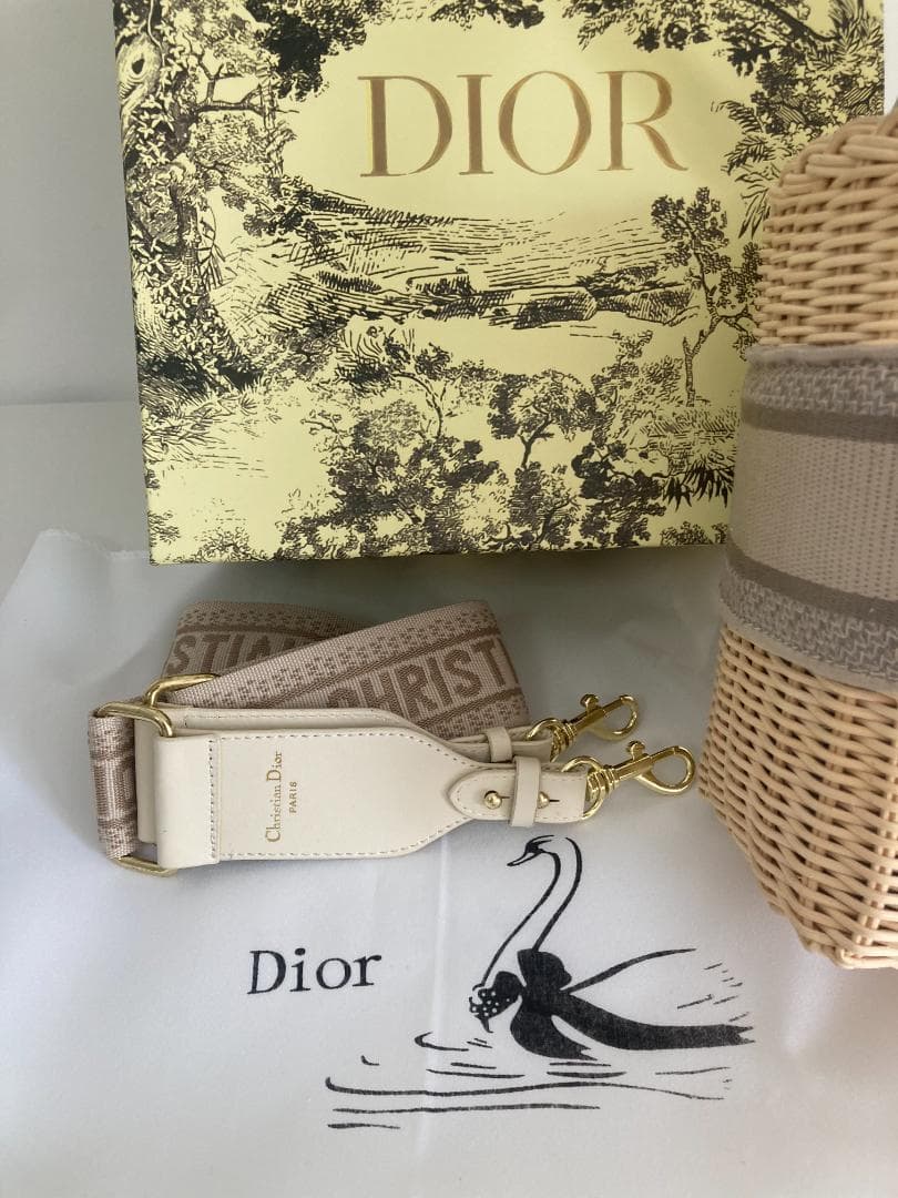 かごハンドバッグDIORロゴ 女性ショルダーバッグ　ベージュ高品質　素晴らしい