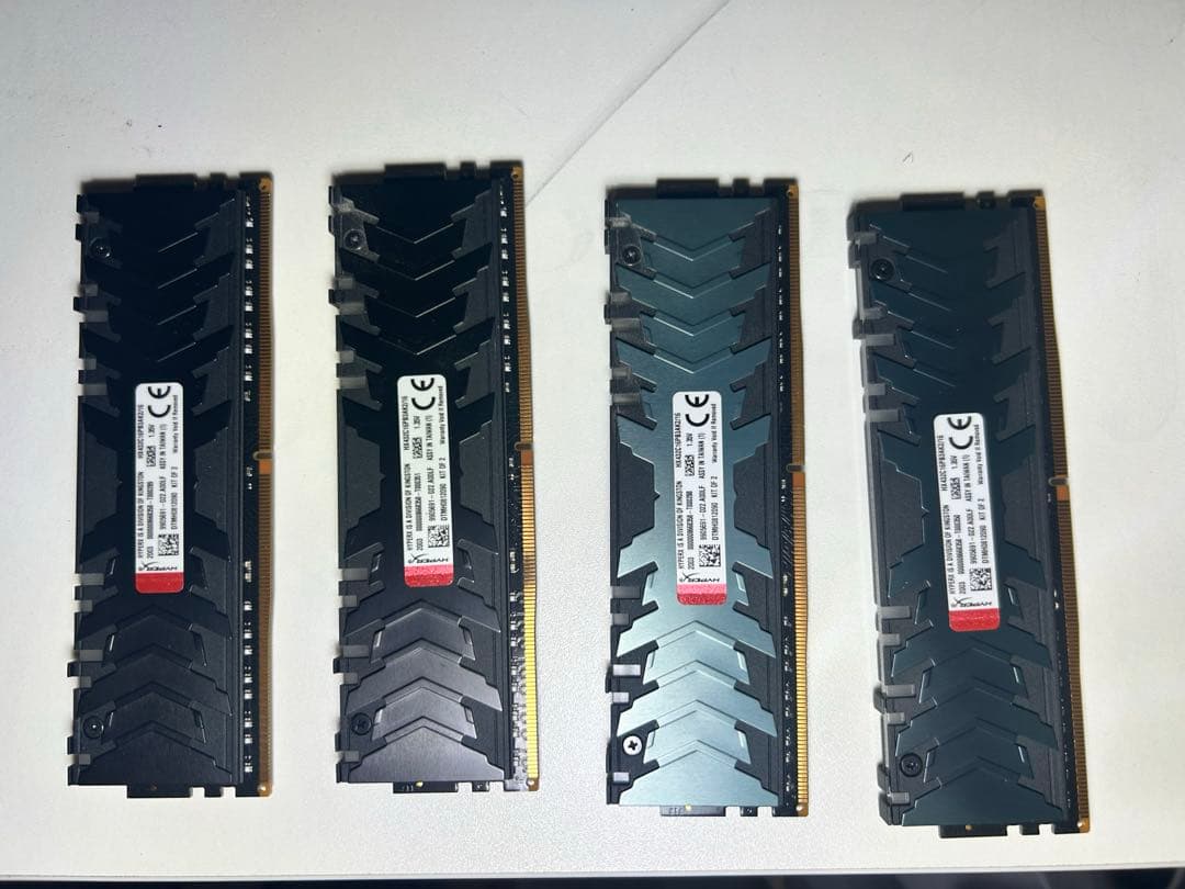 美品/4枚セット HyperX Predator DDR4-3200 32GB