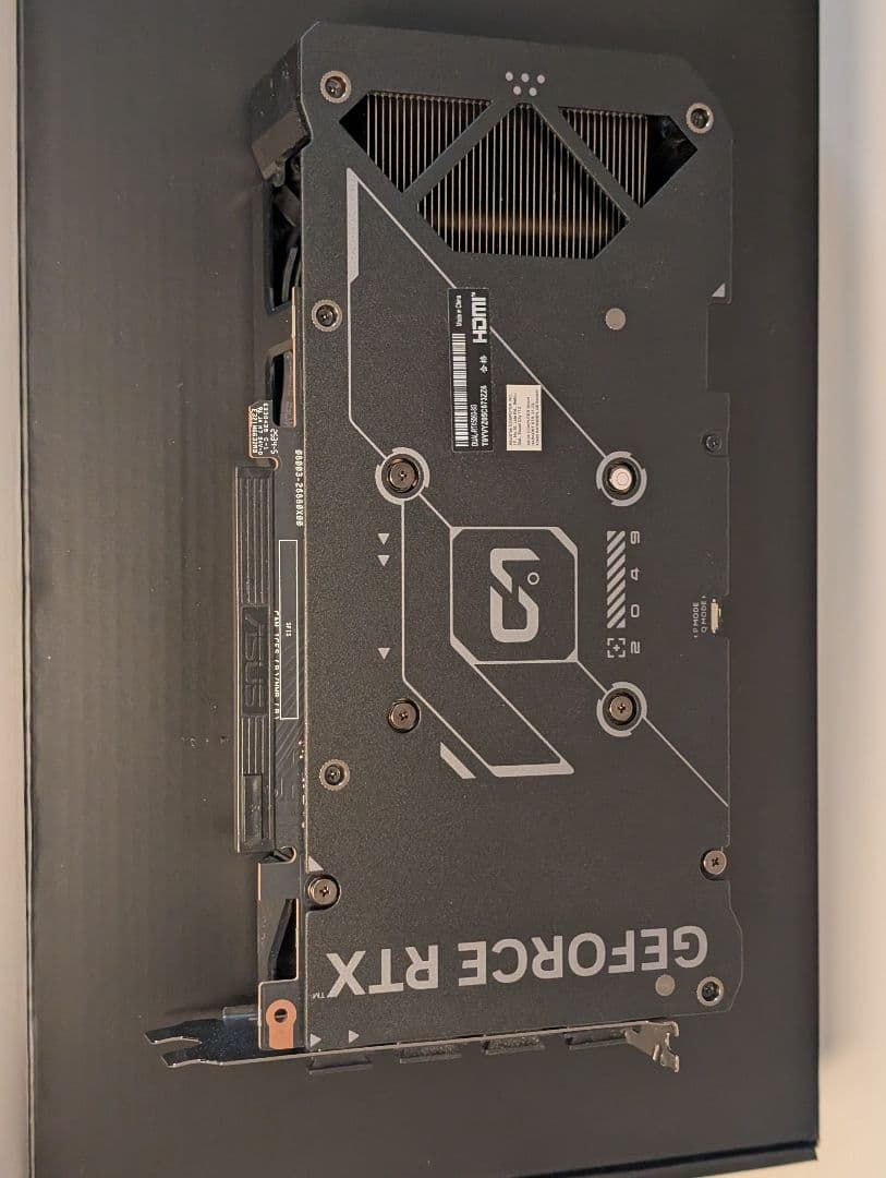 グラフィックボード・グラボ・ビデオカード ASUS GeForce RTX 5060 8GB