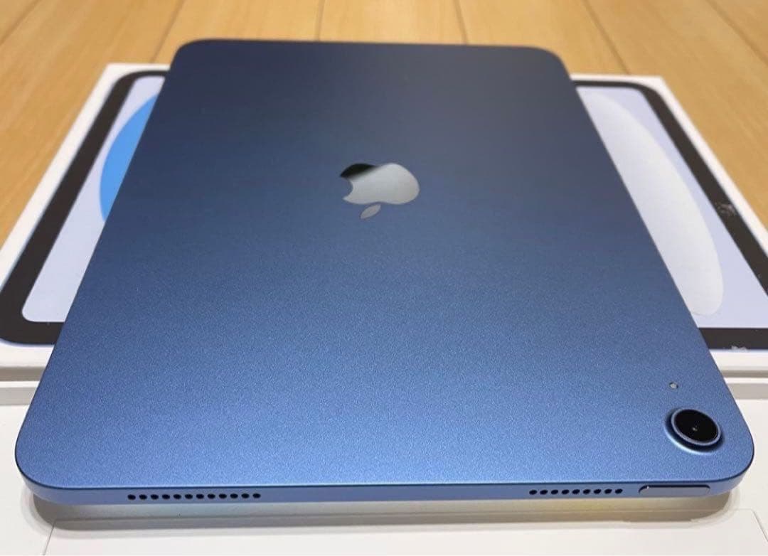 【超美品】iPad第11世代Wifiモデルキーボードとカバー付き