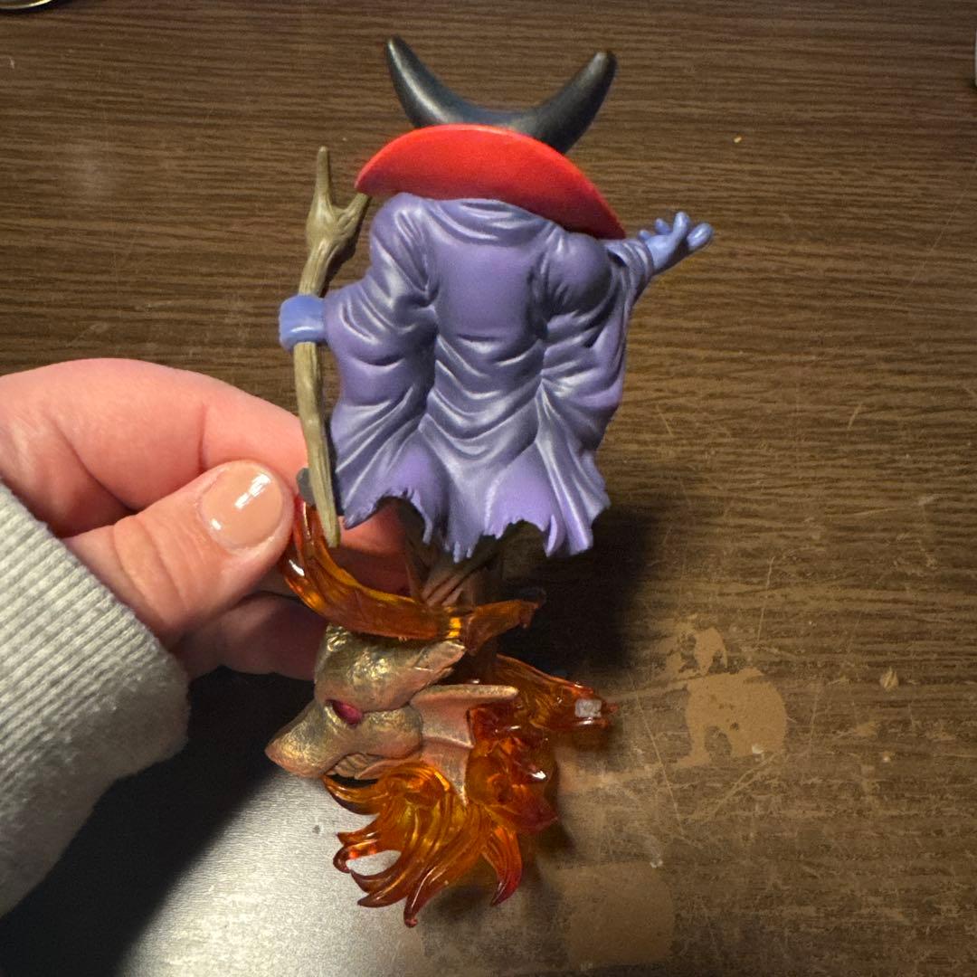 ドラゴンクエスト魔王 フィギュア 炎のエフェクト付き
