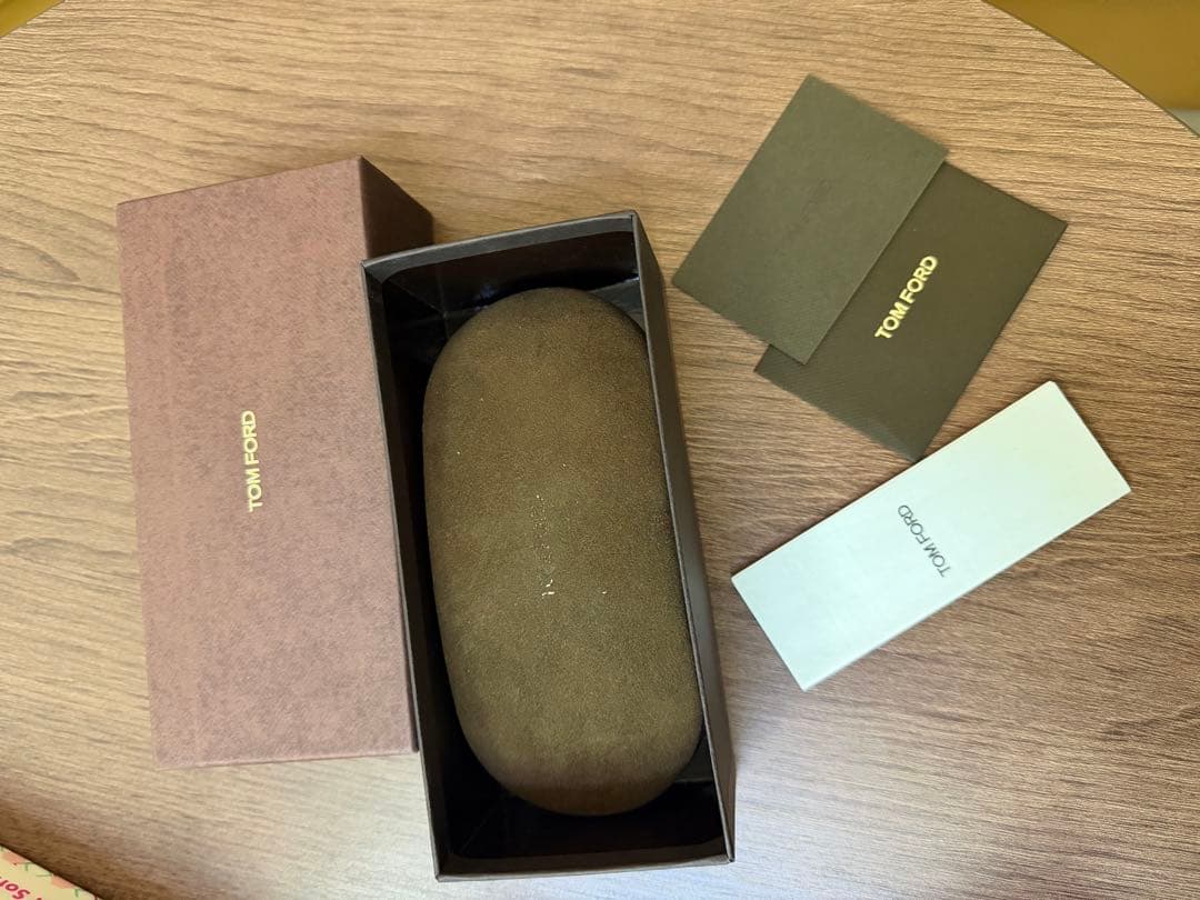 TOM FORD TF5040ケース付　サングラス　度なし　お値引き依頼機能ok