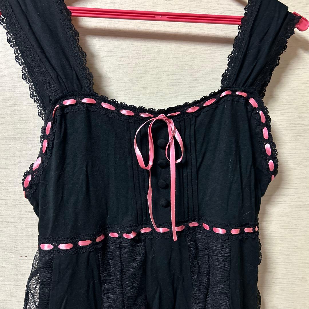 h.naotoレースとリボン付き黒キャミソール