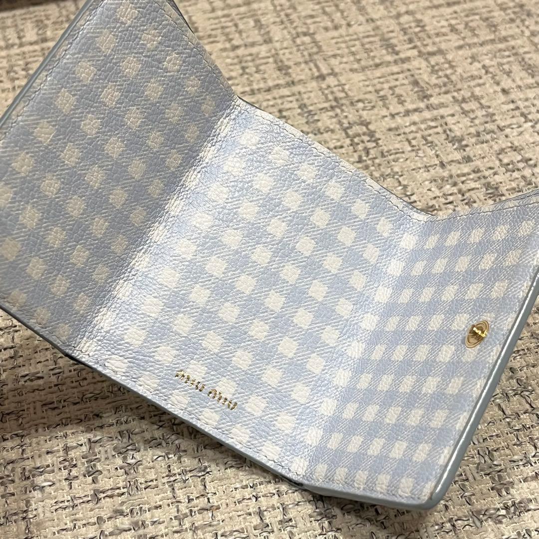 美品　ミュウミュウ　三つ折り　財布　ギンガムチェック　レザー　金具　ロゴ