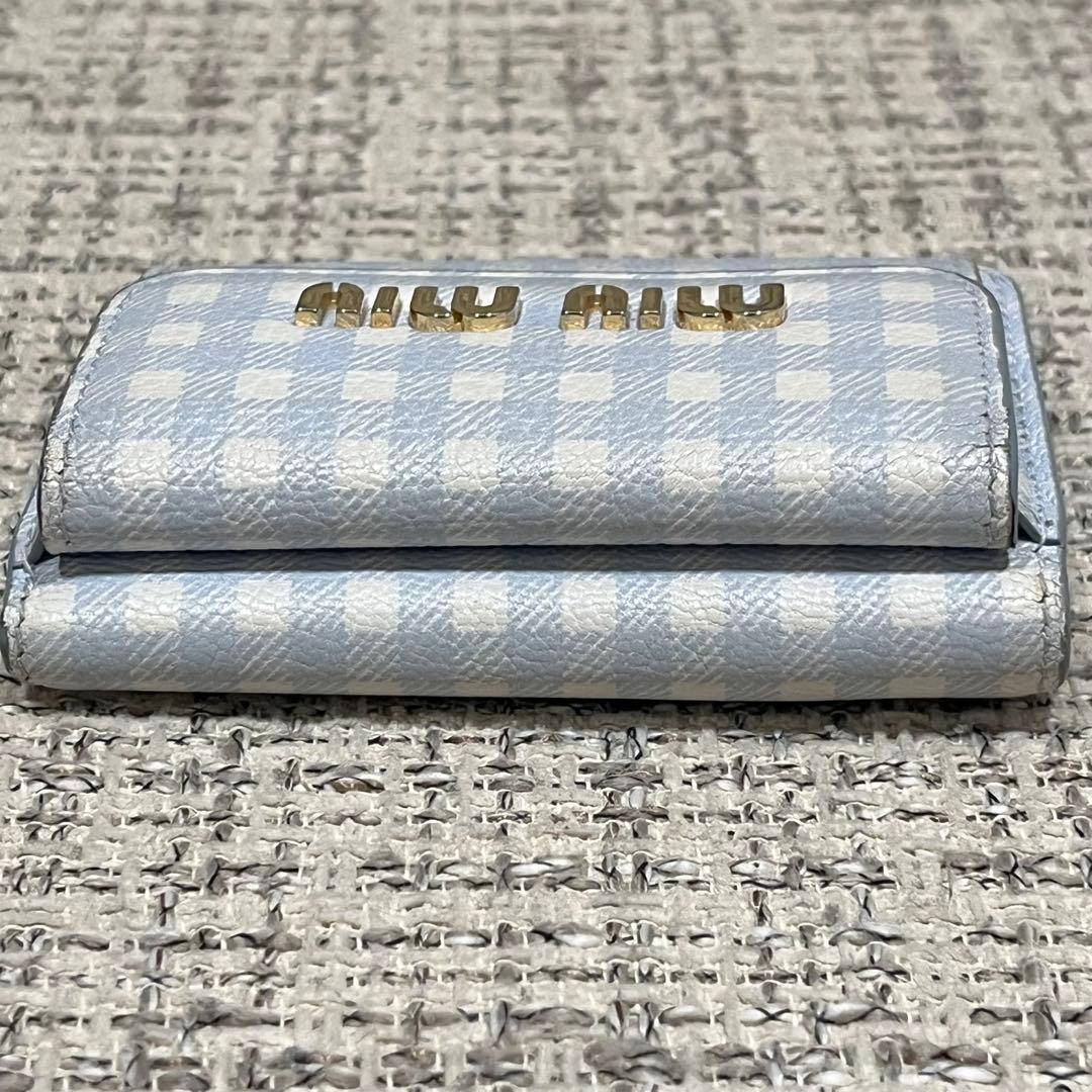 美品　ミュウミュウ　三つ折り　財布　ギンガムチェック　レザー　金具　ロゴ