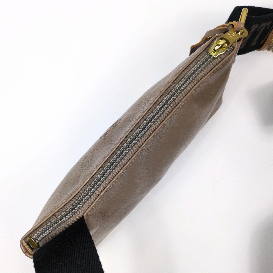希少 ロゴベルト イルビゾンテ ボディバッグ ショルダーバッグ グレージュ
