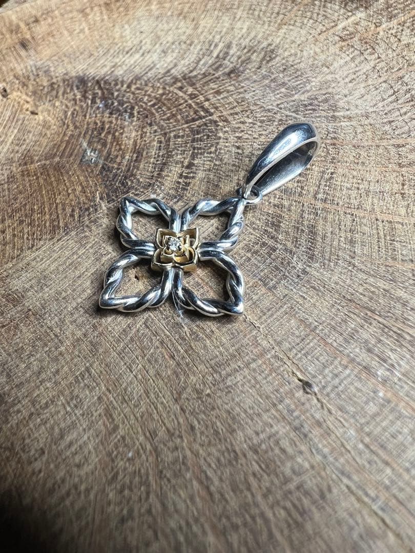 【AVALANCHE】ネックレス　トップ　silver K10