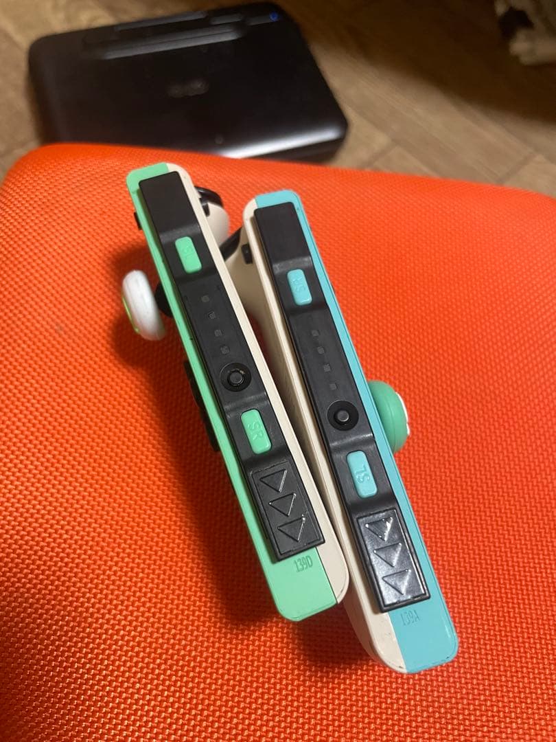Nintendo Switch本体＋ Joy-Con