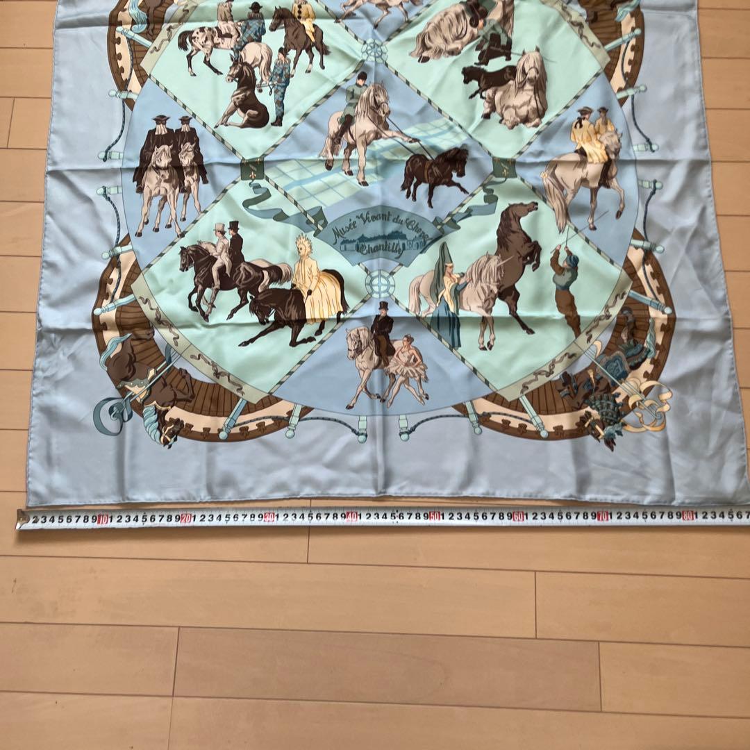 HERMÈS 馬と騎士のスカーフ