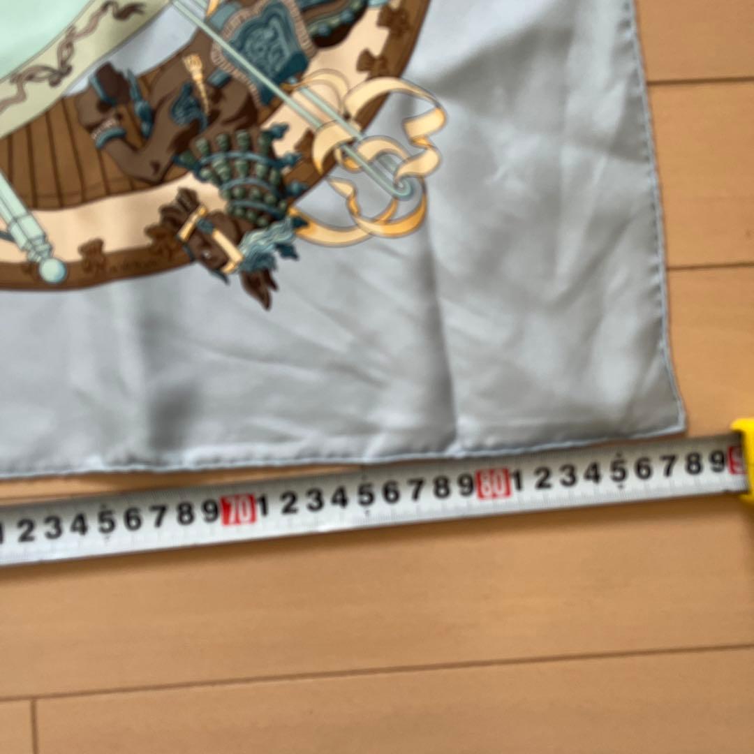 HERMÈS 馬と騎士のスカーフ