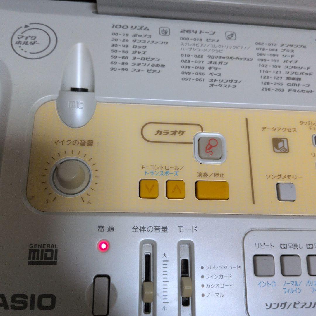 電子ピアノCASIO 光ナビゲーションキーボード　LK-201tv