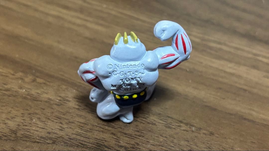 モンコレ ゴーリキー フィギュア