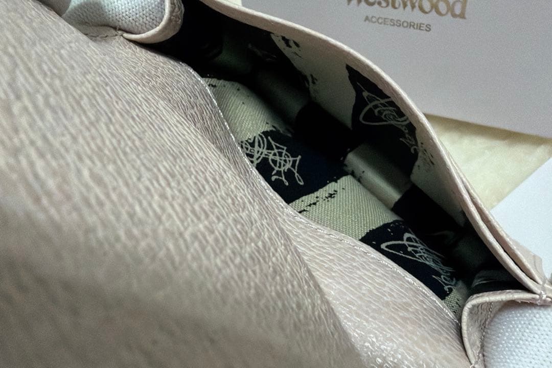 未使用　ヴィヴィアンウエストウッド　Vivienne Westwood　名刺入れ