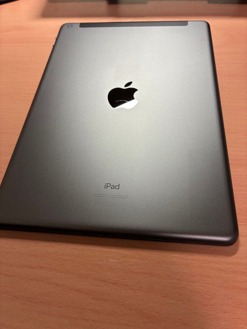 【本体のみ】iPad 第7世代　32GB セルラーモデル　スペースグレー