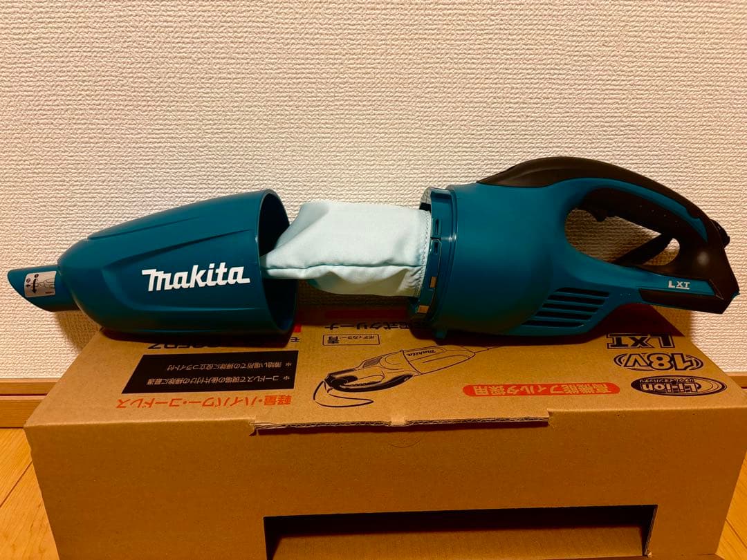 【新品・未使用品】マキタ 18V 充電式クリーナー CL180FDZ