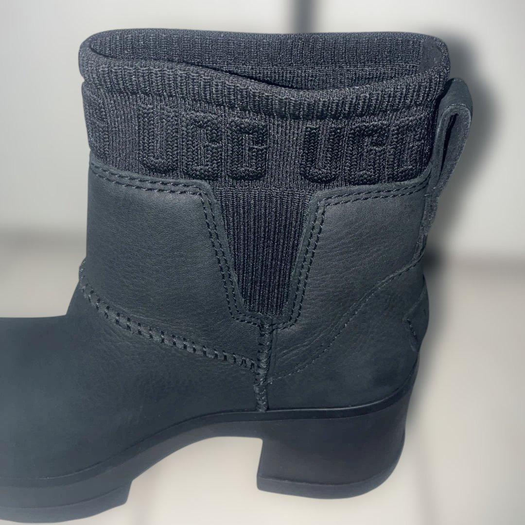 UGG Moxy Chelsra （モクシーチェルシー）24cm