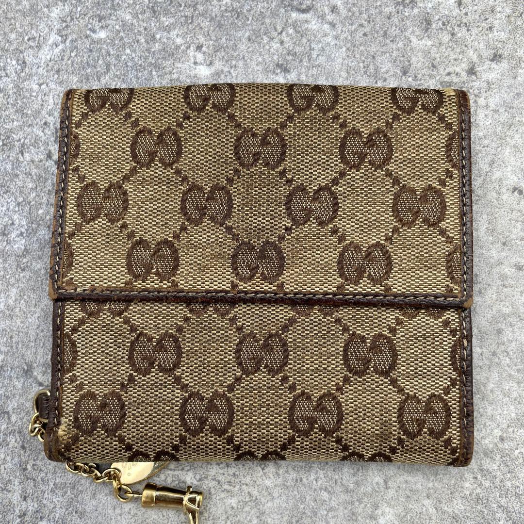 【微美品】GUCCI　グッチ　折り財布　キャンバス　GG総柄　チャーム付き