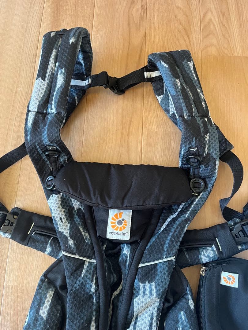 ergobaby エルゴベビー OMNI breeze ペイントブラック 迷彩