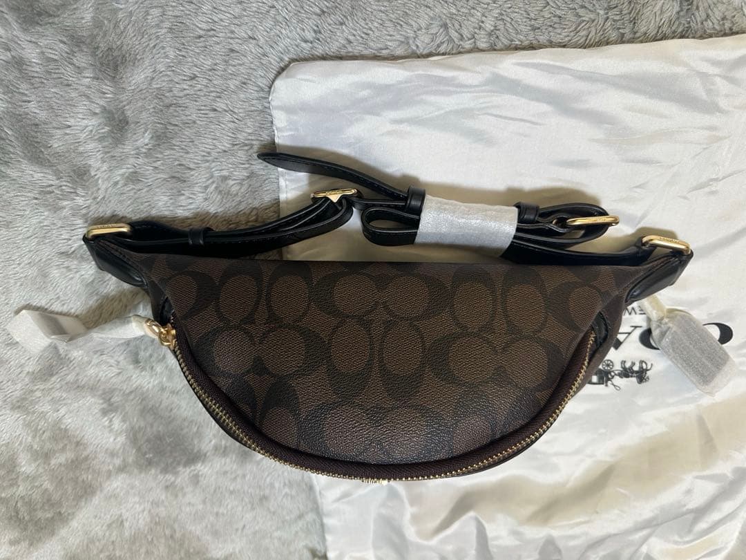 27日までガルチュウ！COACH ボディバッグ・ウエストポーチ ブラウン