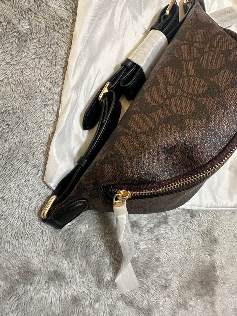 27日までガルチュウ！COACH ボディバッグ・ウエストポーチ ブラウン