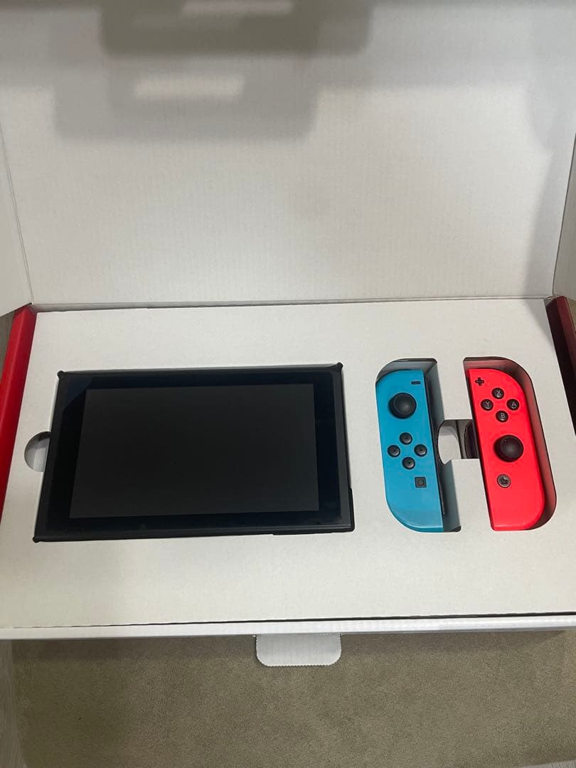 Nintendo Switch 青と赤のJoy-Con付き