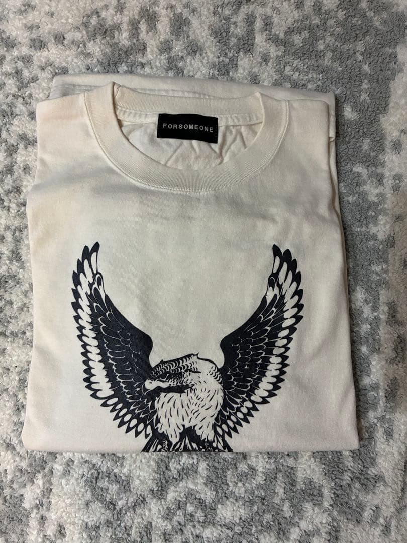 FORSOMEONE Tシャツ