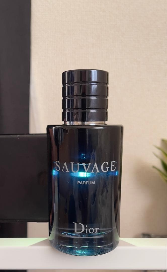 SAUVAGE Eau de Parfum 100ml 使用済み75以上
