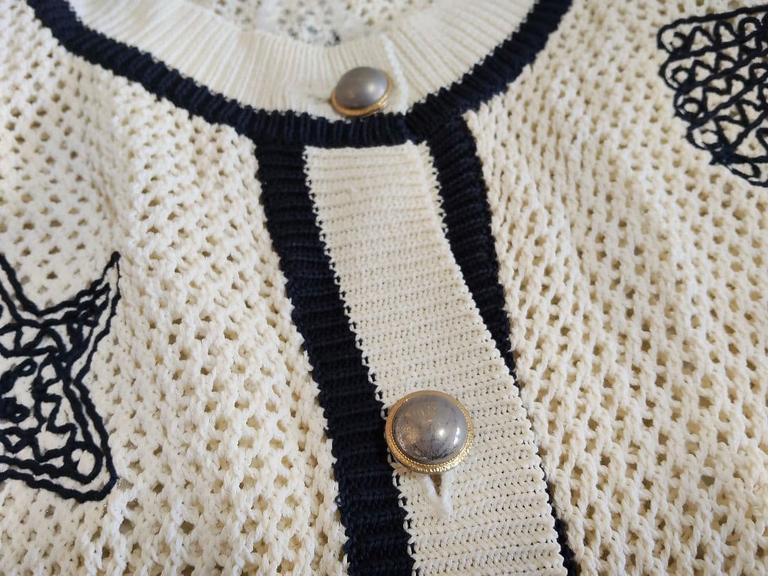 Blumarine　ブルマリン　カーディガン　薄手　貝柄　サイズ40