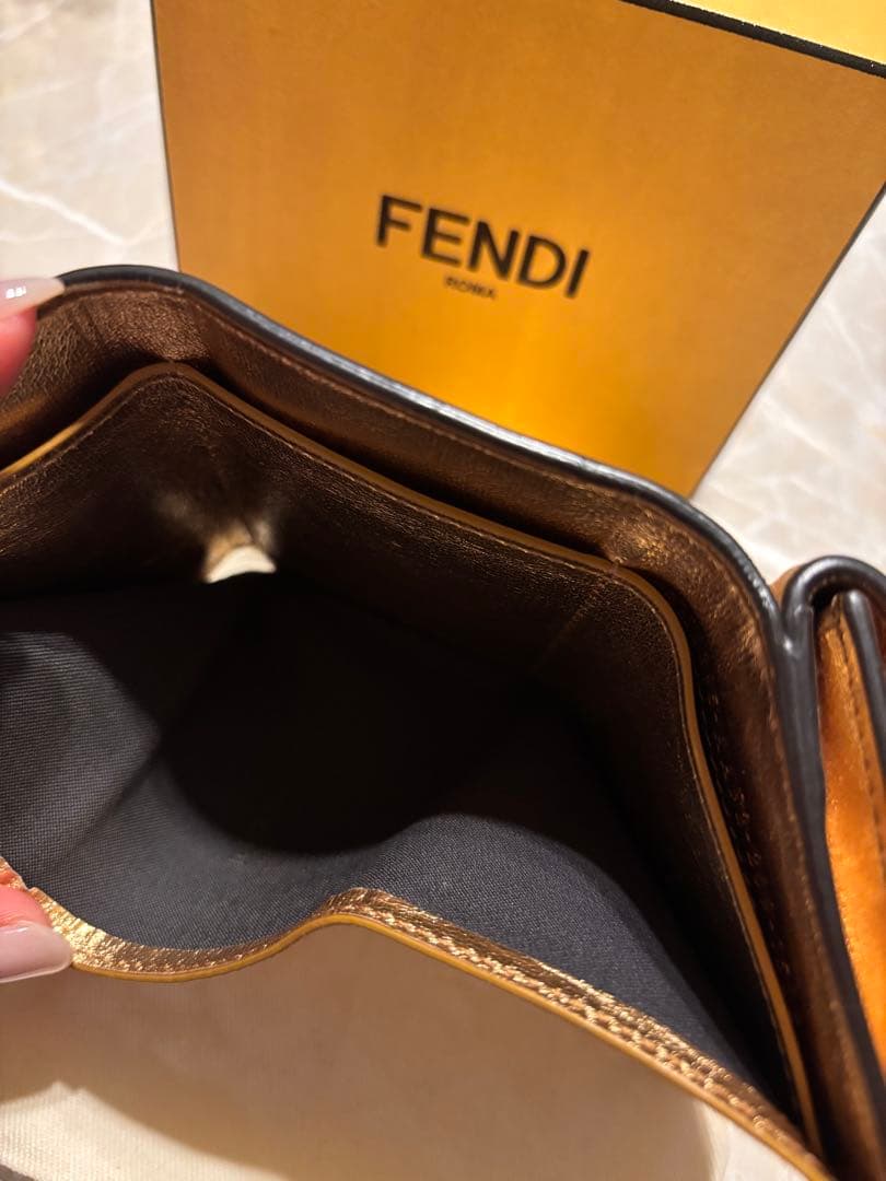 FENDI 三つ折財布