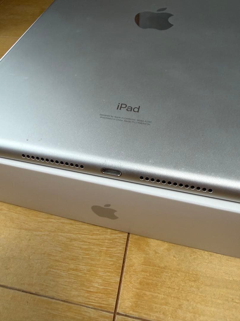 iPad (第7世代) シルバー 32GB Wi-Fi(美品)