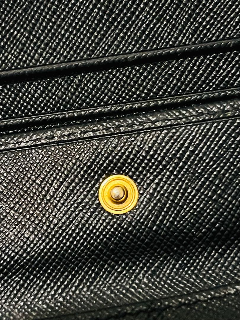 PRADA サフィアーノレザー 二つ折り財布 (ICチップ(RFID)搭載)